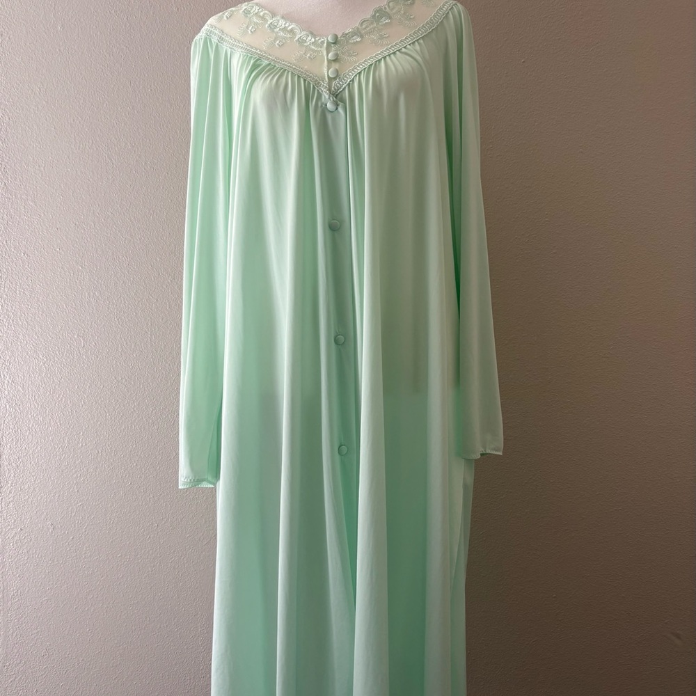 Vintage Shadow Line Mint Green Nightgown size 1X